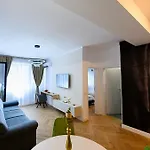 Apartament & Garden Madonna - Petunilor
