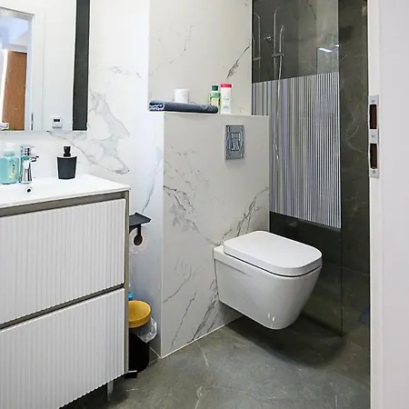 Madonna - Petunilor * קריובה