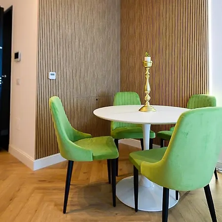 דירה Madonna - Petunilor