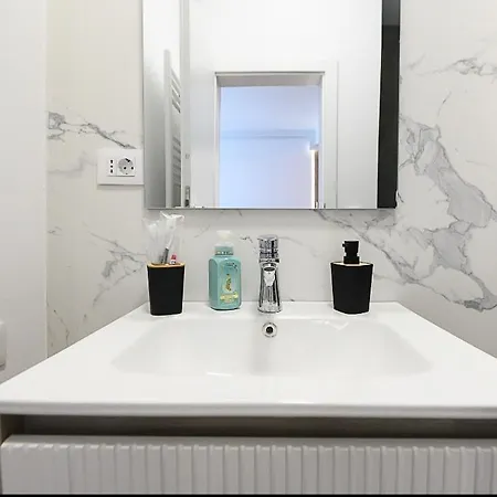 Madonna - Petunilor דירה