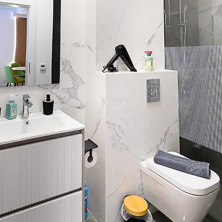 Madonna - Petunilor * קריובה