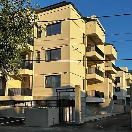 Apartament & Garden Madonna - Petunilor