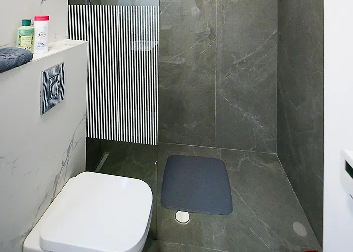 & Garden Madonna - Petunilor Craiova