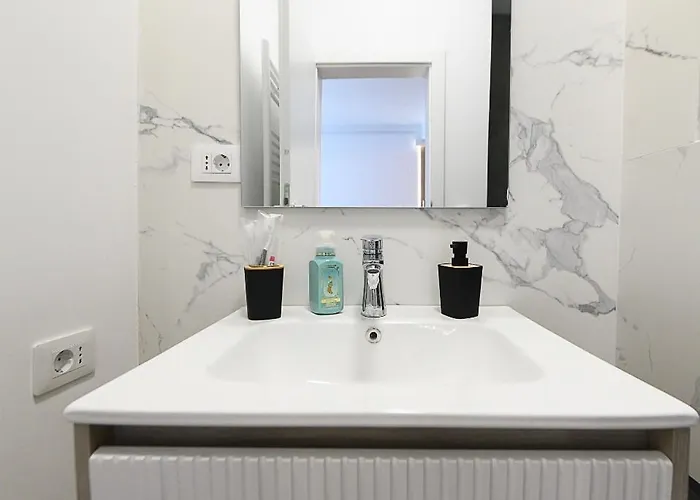 & Garden Madonna - Petunilor Apartament