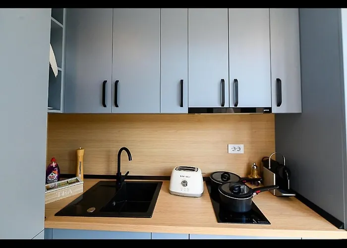 Apartman & Garden Madonna - Petunilor