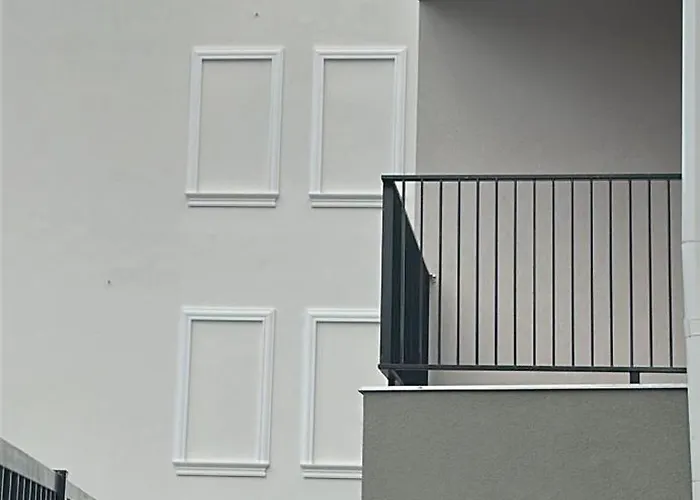 & Garden Madonna - Petunilor Apartament Craiova